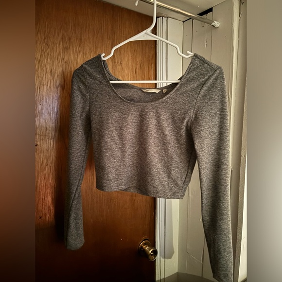 AKA long sleeve crop top, size small - Picture 1 of 3